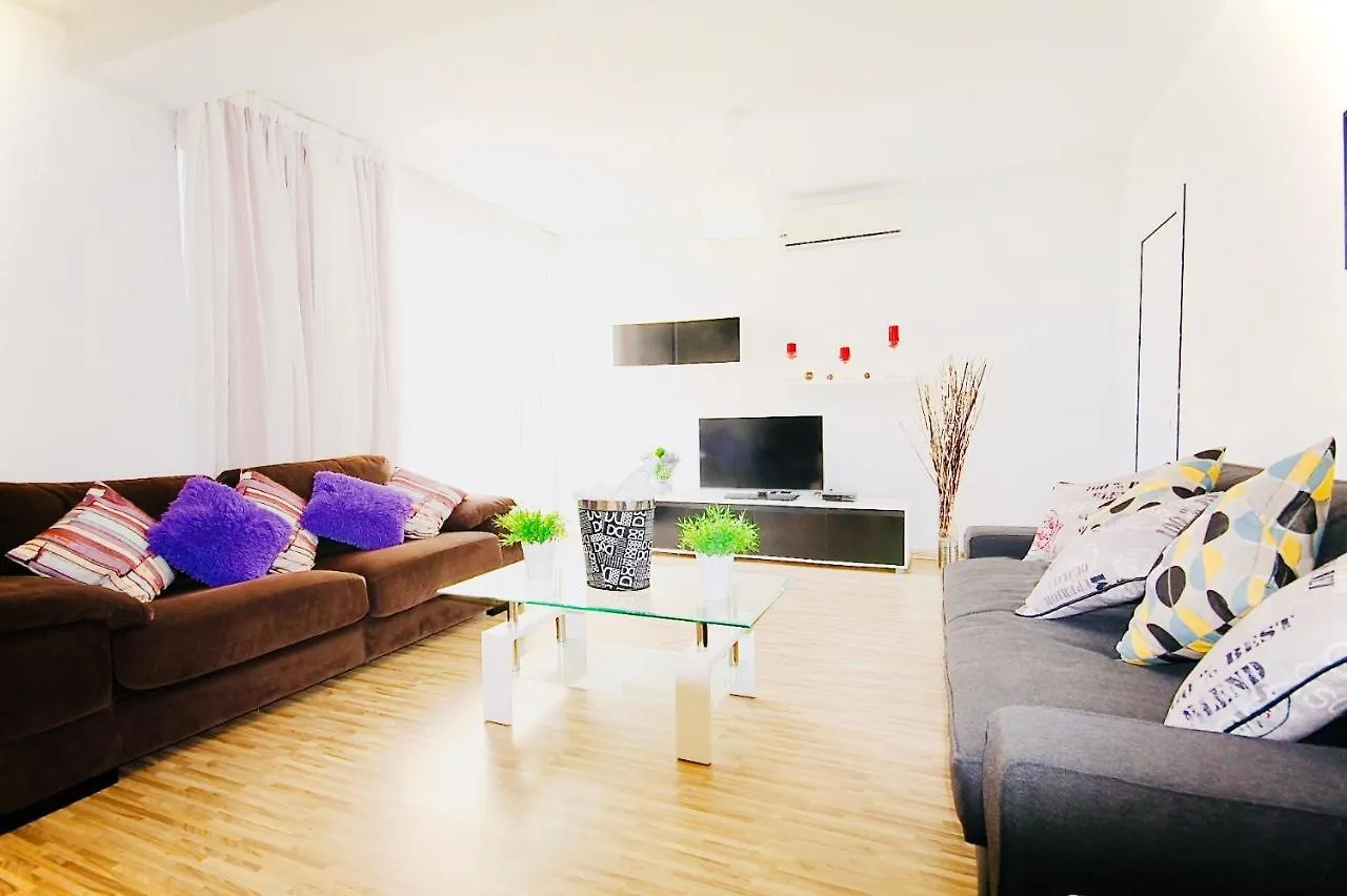Big 2 Bedroom, Xxl Pool, In Hearth Of Ayia Napa