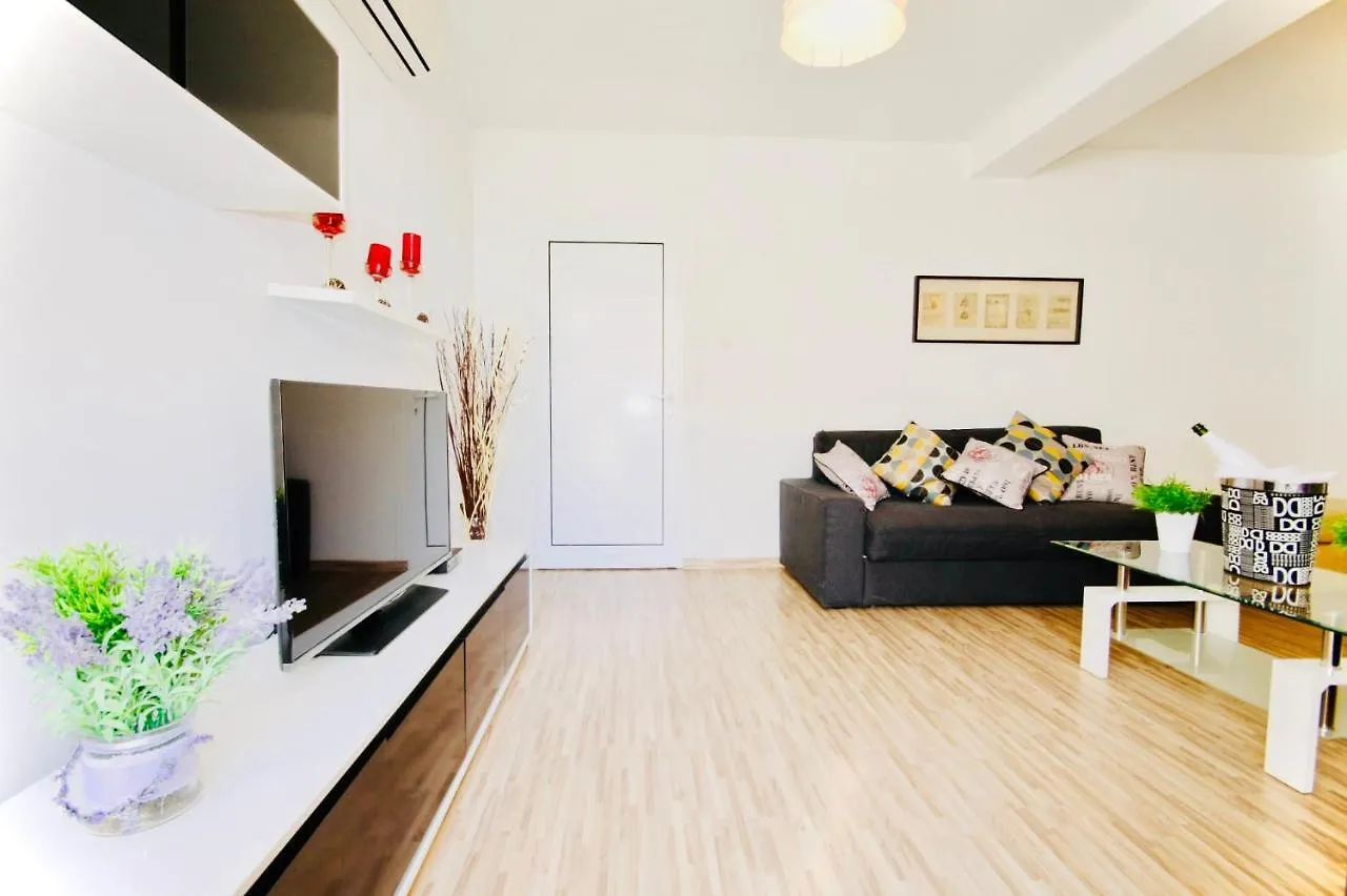 Apartment Big 2 Bedroom, Xxl Pool, In Hearth Of Ayia Napa Cyprus